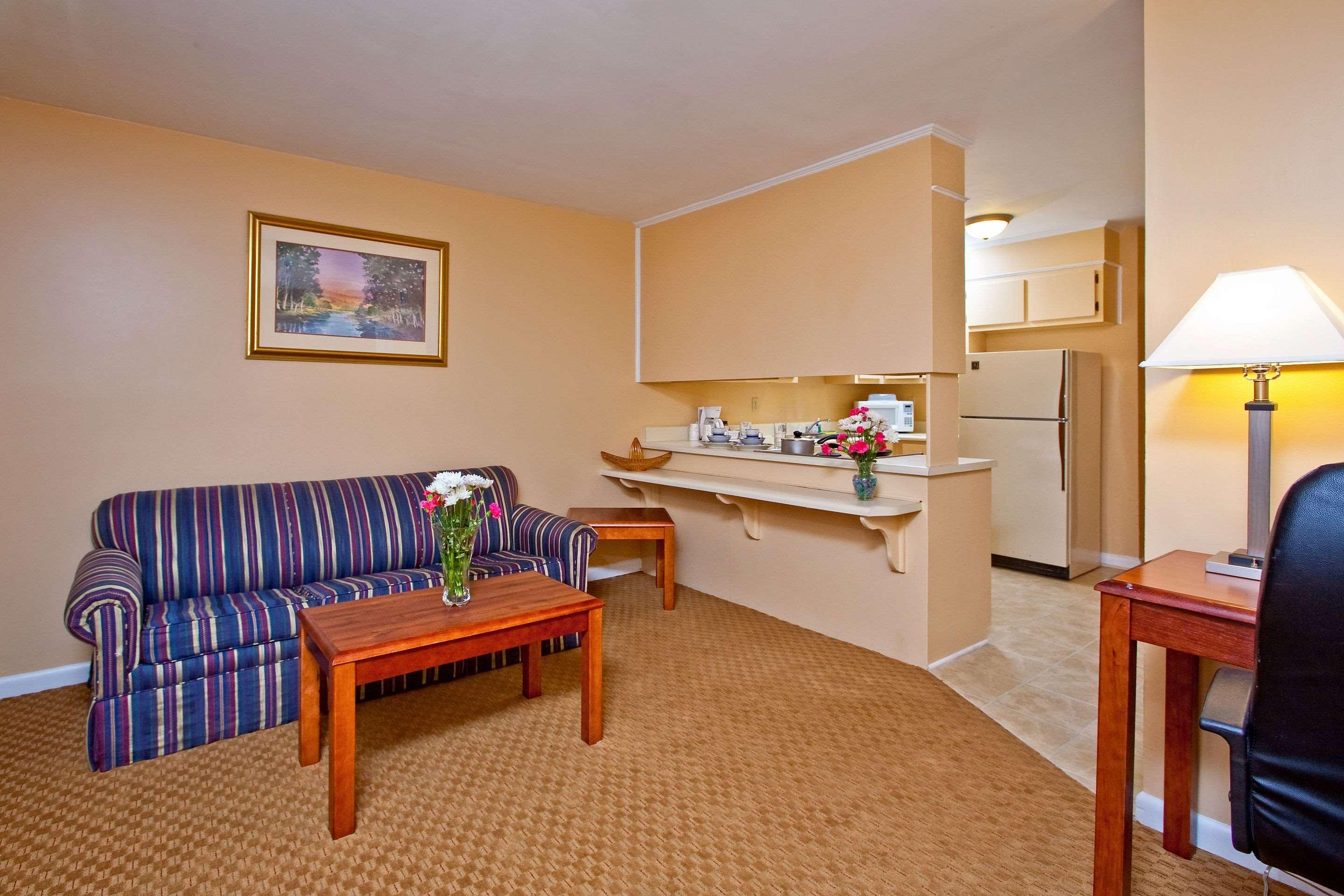 Rodeway Inn & Suites Hephzibah Augusta Exterior photo